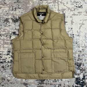 VINTAGE Tempco Vest Men L Tan Quilted Snap Blizzard Pruf Goose Down Seattle 70s